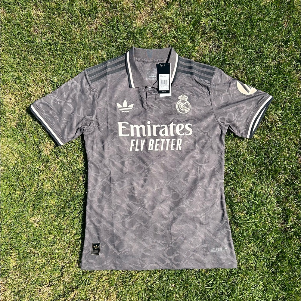 24/25 Real Madrid Third Player Version Jersey (Large) (BELLINGHAM #5)